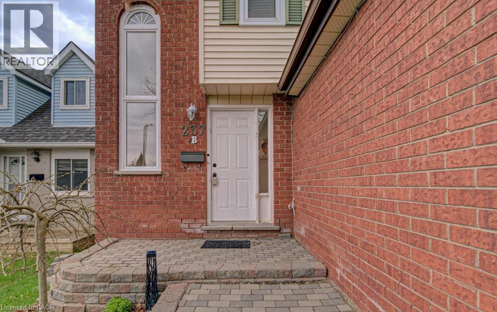 237b Thistleglen Place, Waterloo, Ontario  N2T 2A6 - Photo 3 - 40823052