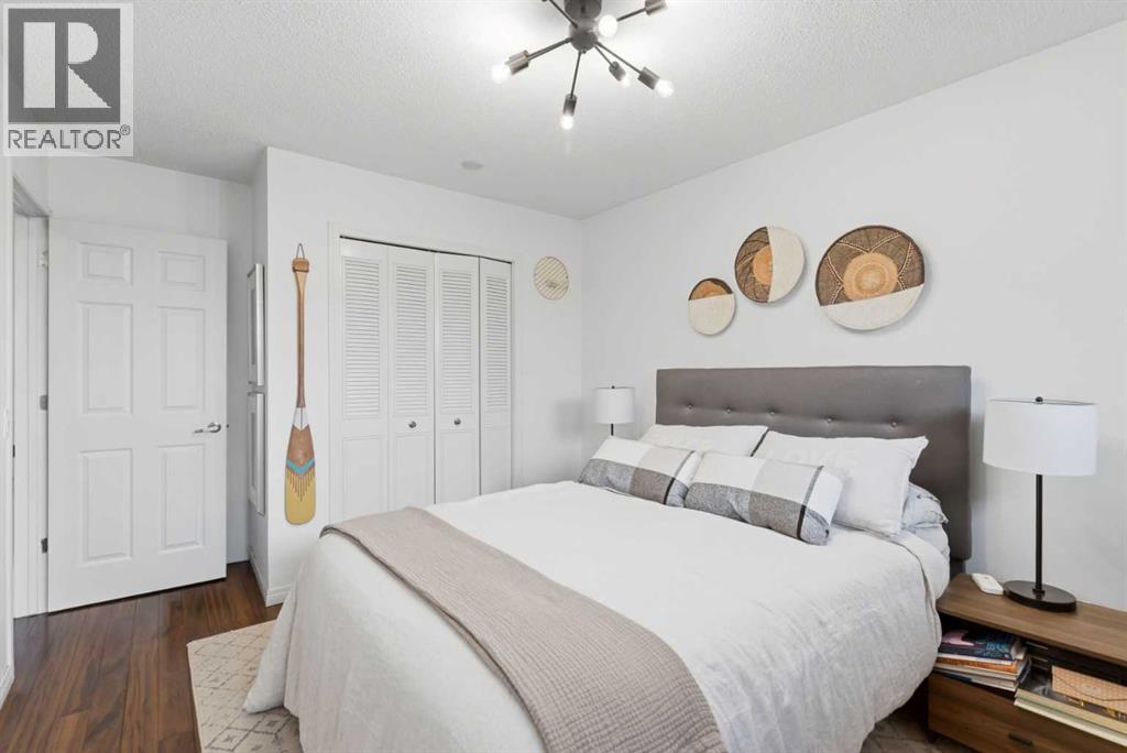 12019 Canfield Green SW, Calgary, Alberta  T2W 1V3 - Photo 3 - A2304400