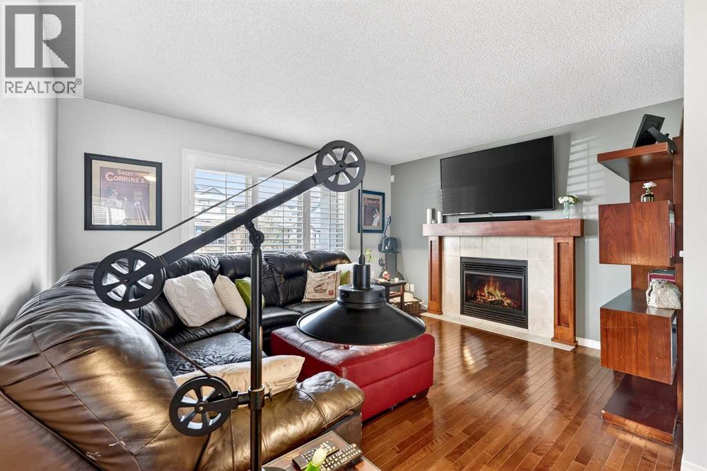 27 Copperpond Heights SE, Calgary, Alberta  T2Z 0W8 - Photo 4 - A2306528