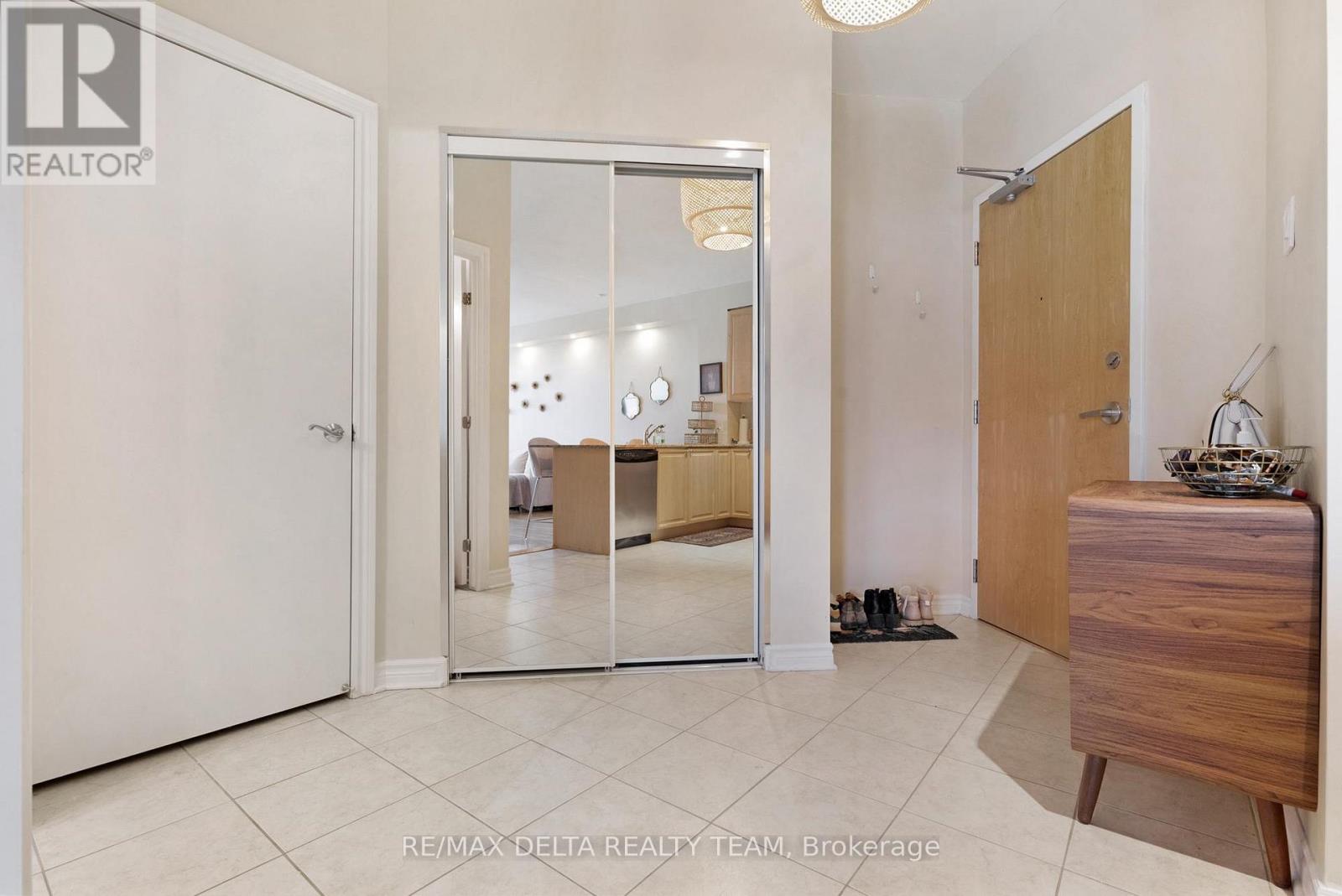 212 - 205 Bolton Street, Ottawa, Ontario  K1N 1K7 - Photo 2 - X13070456