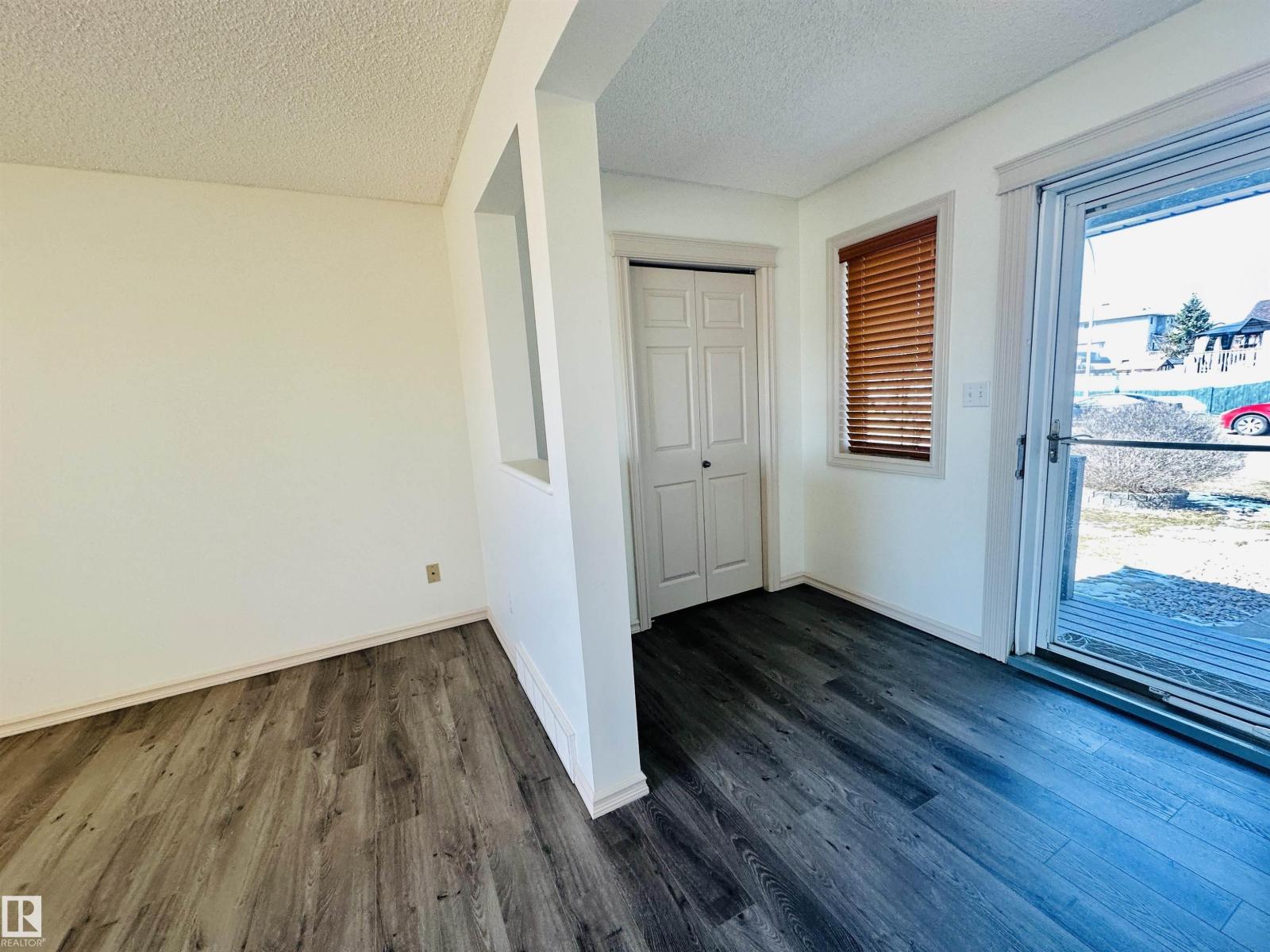4811 152 Av Nw, Edmonton, Alberta  T5Y 3B8 - Photo 2 - E4483066