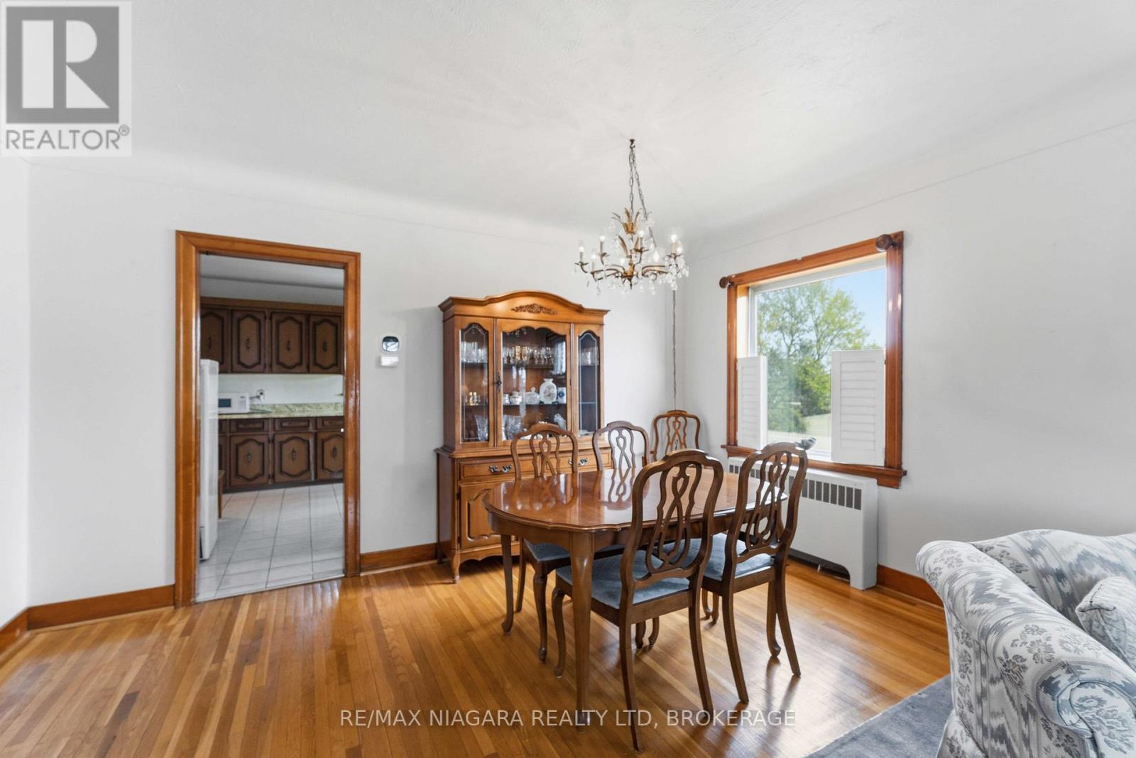 5737 Lowell Avenue, Niagara Falls, Ontario  L2G 4E4 - Photo 10 - X13070346