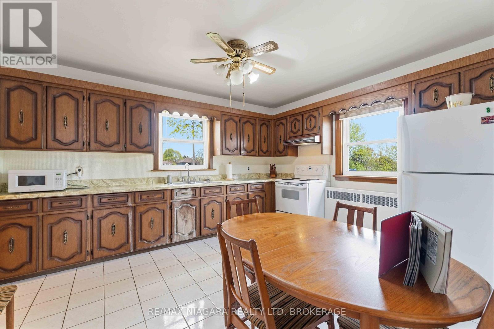 5737 Lowell Avenue, Niagara Falls, Ontario  L2G 4E4 - Photo 15 - X13070346