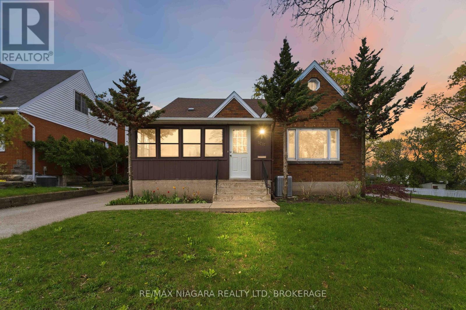 5737 Lowell Avenue, Niagara Falls, Ontario  L2G 4E4 - Photo 2 - X13070346