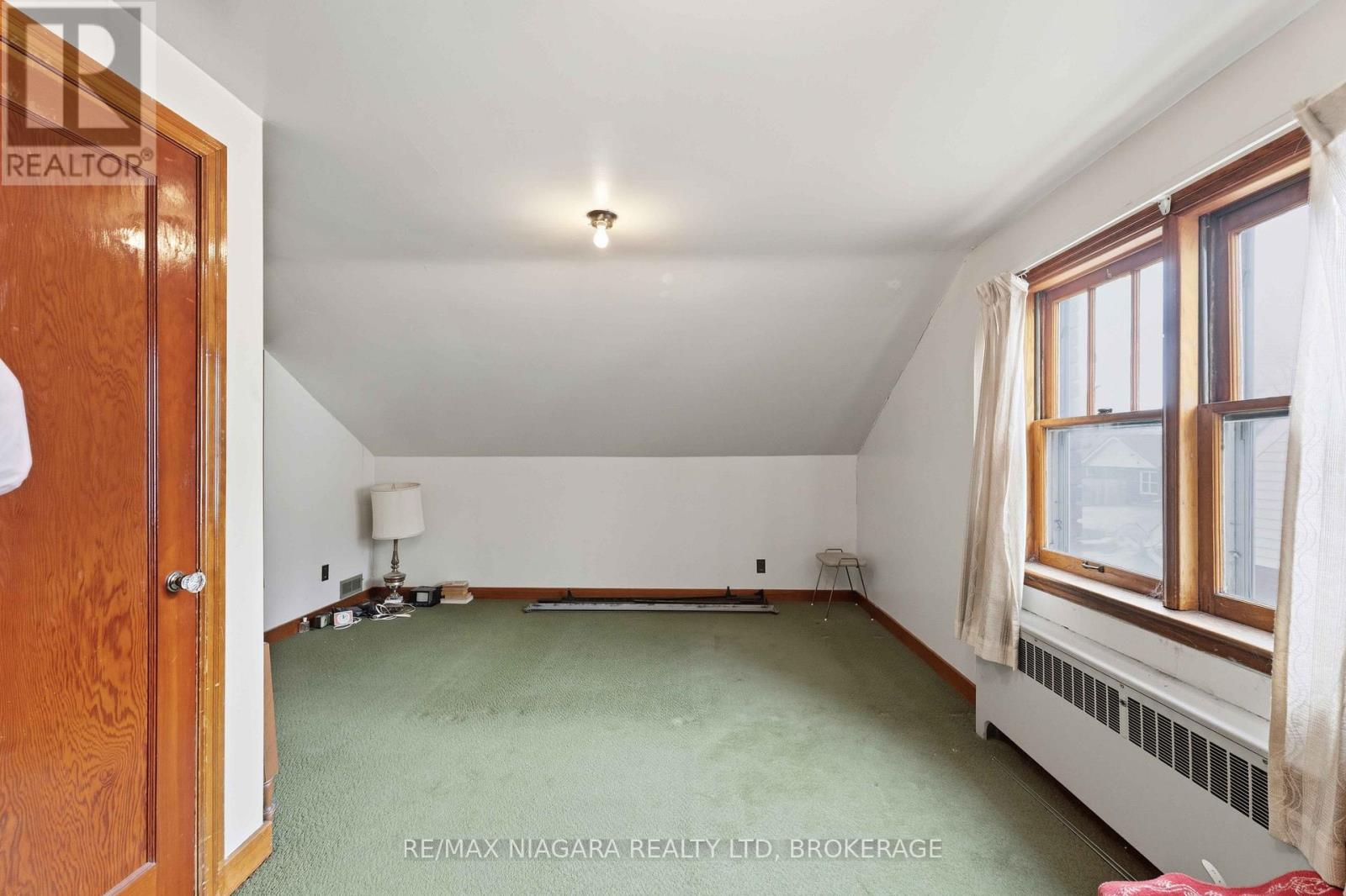 5737 Lowell Avenue, Niagara Falls, Ontario  L2G 4E4 - Photo 23 - X13070346