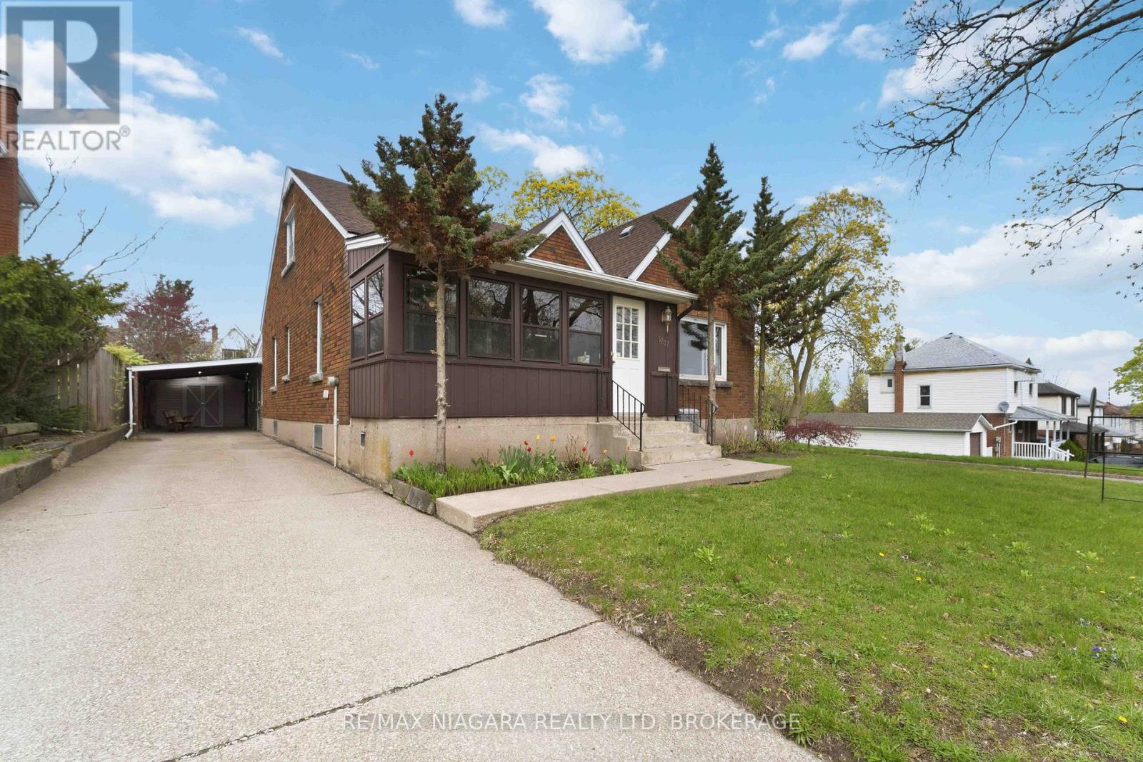 5737 Lowell Avenue, Niagara Falls, Ontario  L2G 4E4 - Photo 4 - X13070346