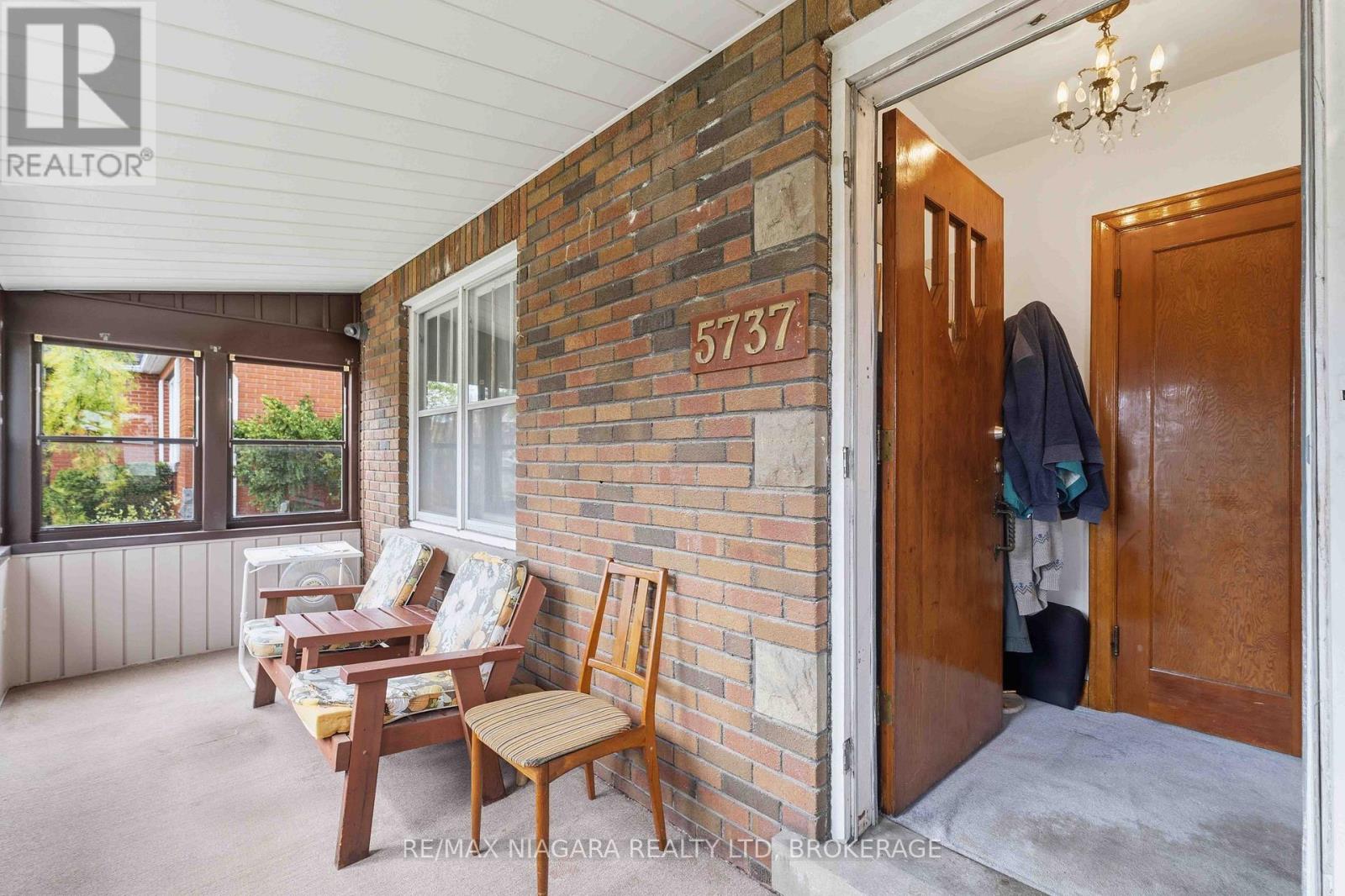 5737 Lowell Avenue, Niagara Falls, Ontario  L2G 4E4 - Photo 5 - X13070346