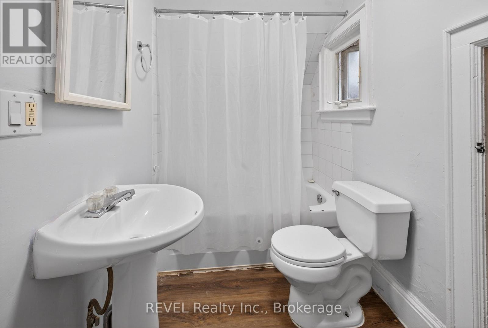 2-Upper - 228 Dufferin Street, Fort Erie, Ontario  L2A 2T6 - Photo 10 - X13070370