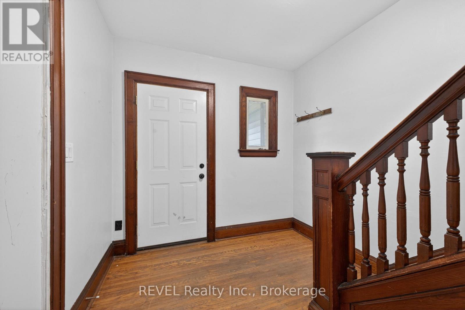 2-Upper - 228 Dufferin Street, Fort Erie, Ontario  L2A 2T6 - Photo 3 - X13070370