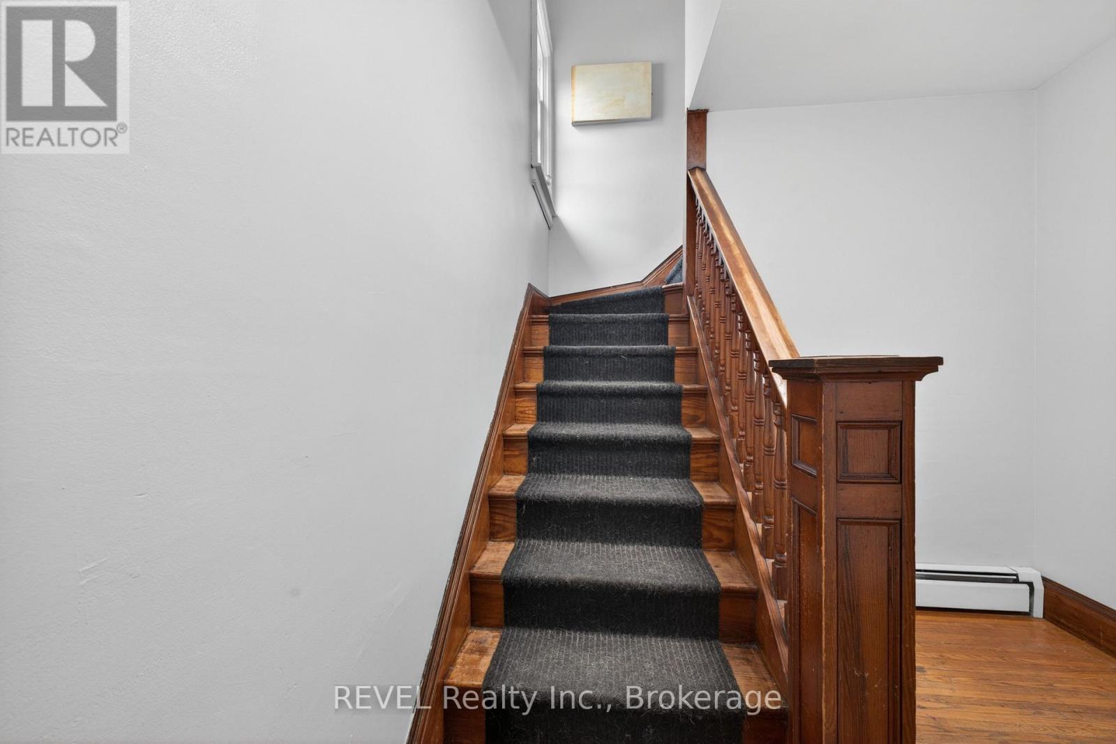 2-Upper - 228 Dufferin Street, Fort Erie, Ontario  L2A 2T6 - Photo 4 - X13070370