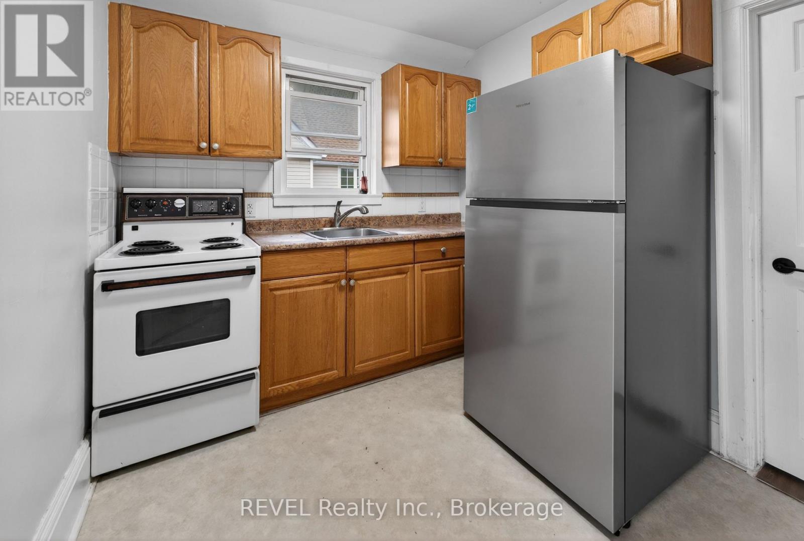 2-Upper - 228 Dufferin Street, Fort Erie, Ontario  L2A 2T6 - Photo 6 - X13070370