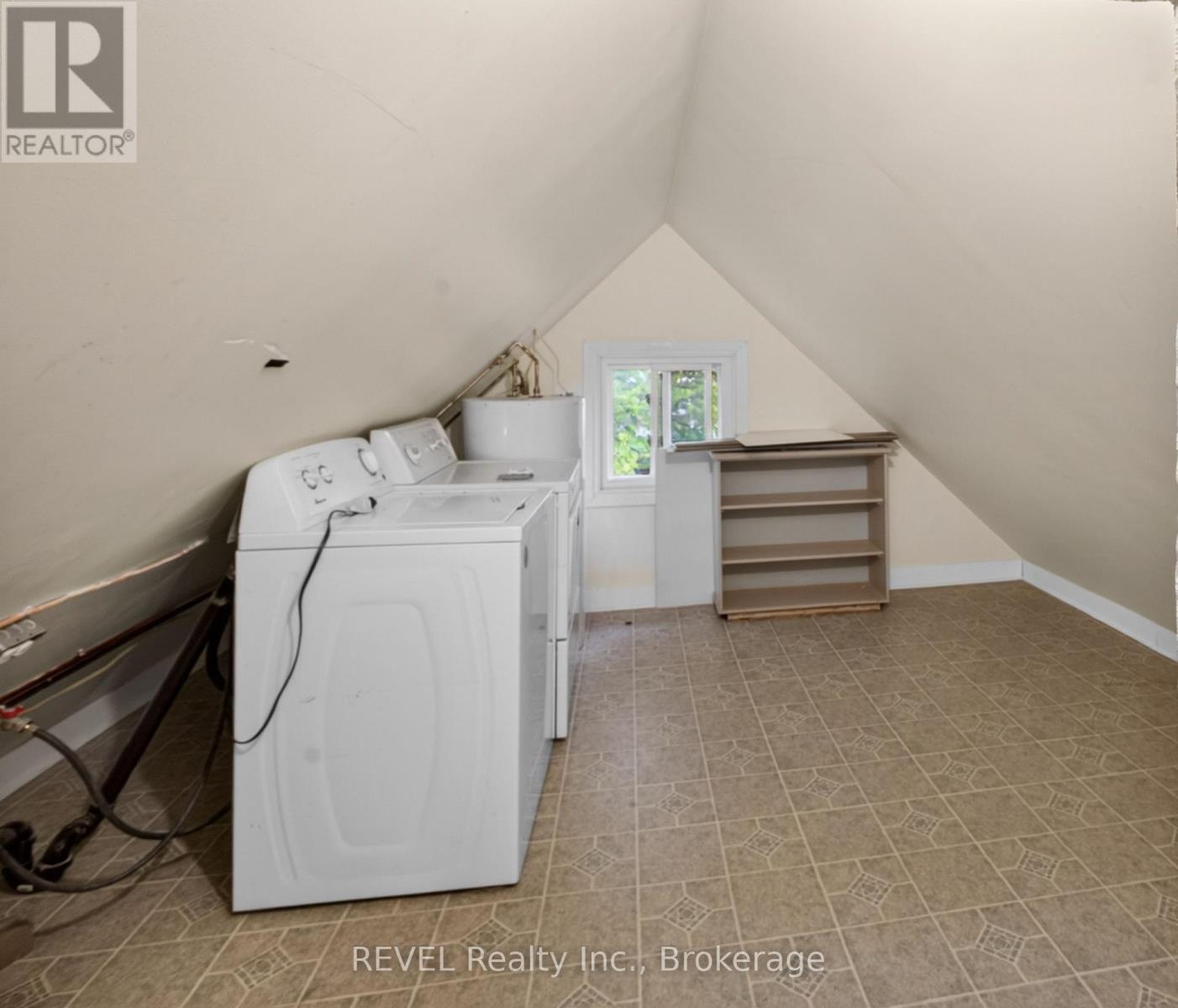 2-Upper - 228 Dufferin Street, Fort Erie, Ontario  L2A 2T6 - Photo 9 - X13070370