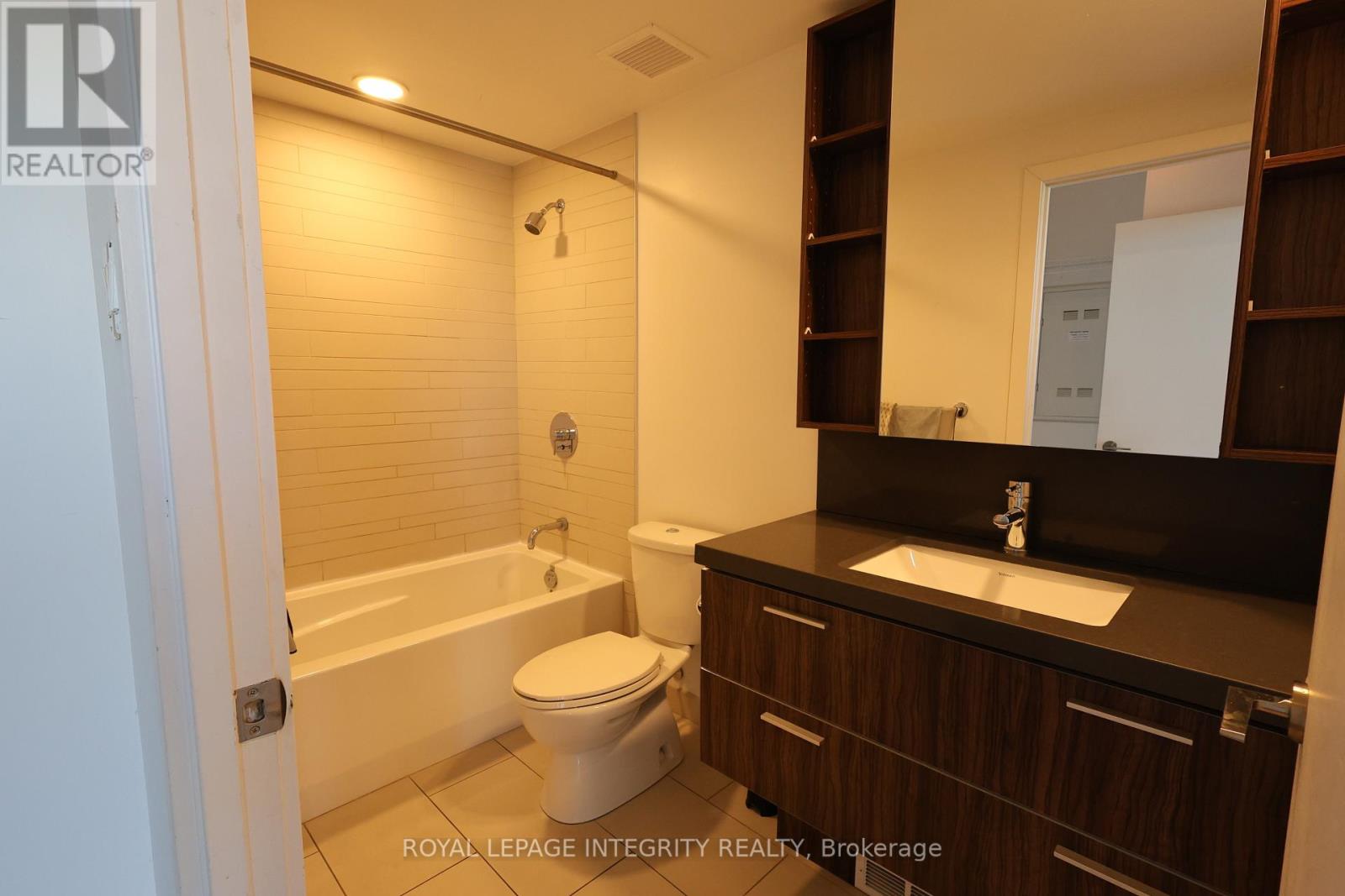 910 - 360 Mcleod Street, Ottawa, Ontario  K2P 1A9 - Photo 19 - X12879428