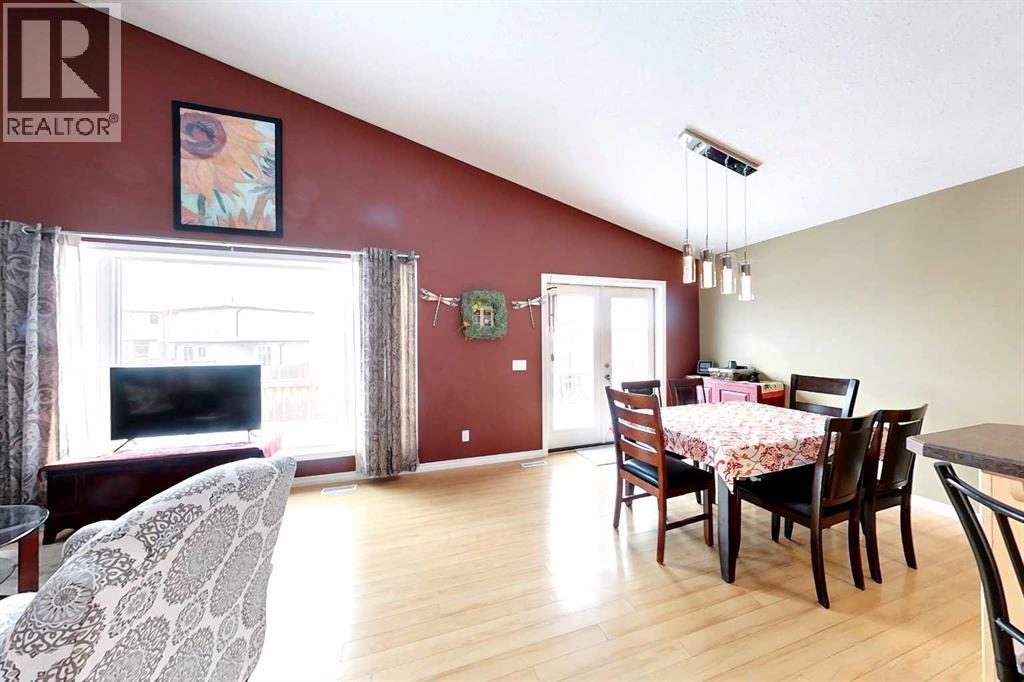 725 10 Street SE, Slave Lake, Alberta  T0G 2A3 - Photo 7 - A2293347