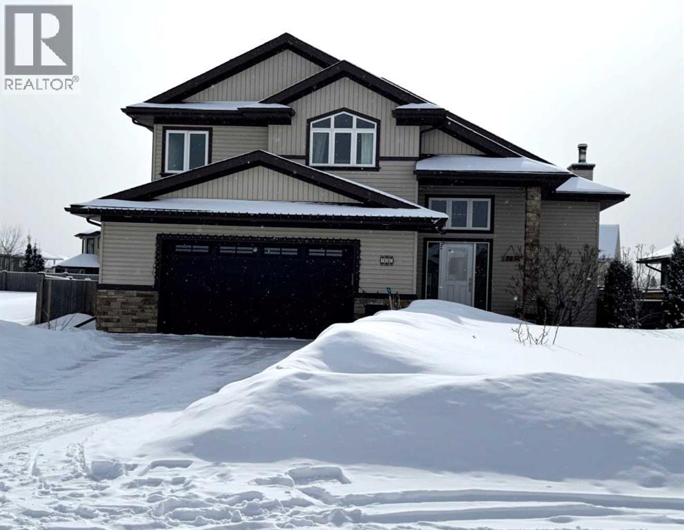 725 10 Street SE, Slave Lake, Alberta  T0G 2A3 - Photo 1 - A2293347