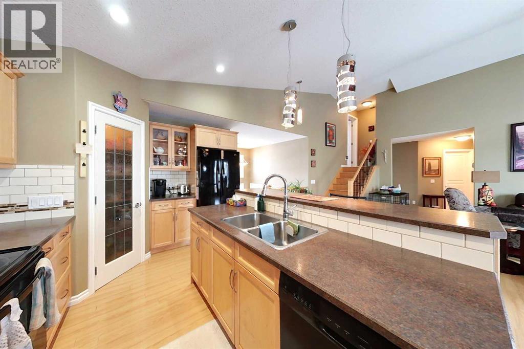 725 10 Street SE, Slave Lake, Alberta  T0G 2A3 - Photo 12 - A2293347