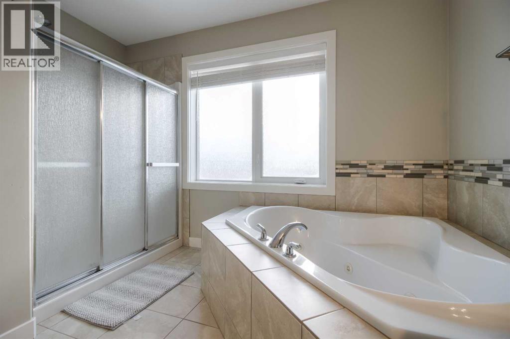 541 Aquitania Boulevard W, Lethbridge, Alberta  T1J 5G7 - Photo 35 - A2272884