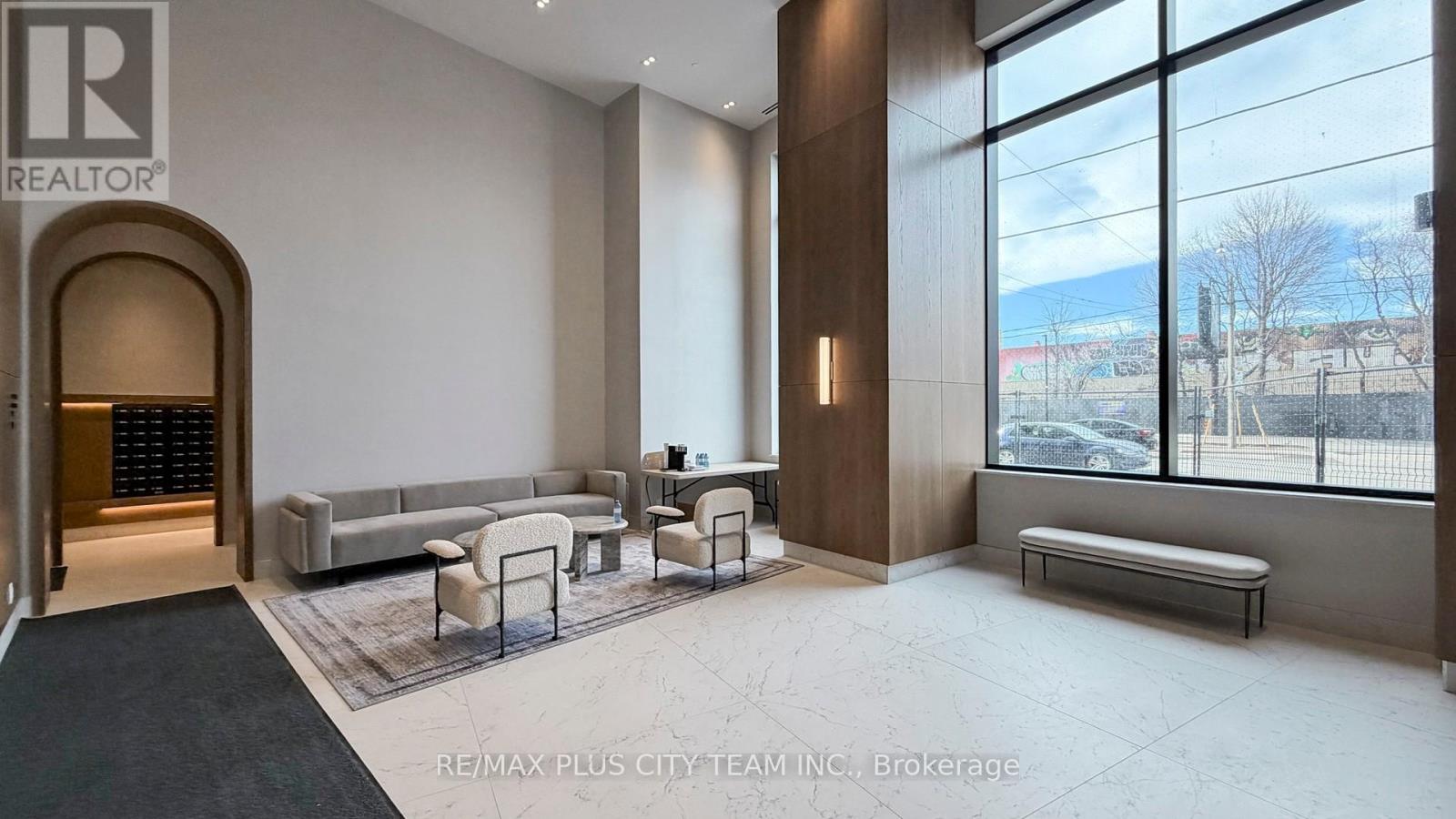 2211 - 1185 Dupont Street, Toronto, Ontario  M6H 0G5 - Photo 12 - W13063282