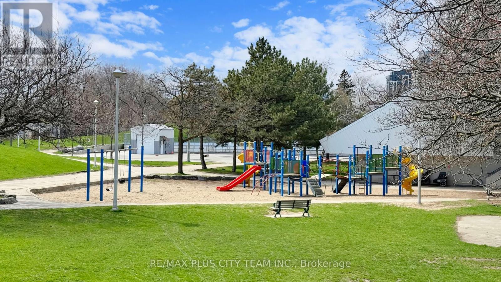 2211 - 1185 Dupont Street, Toronto, Ontario  M6H 0G5 - Photo 15 - W13063282