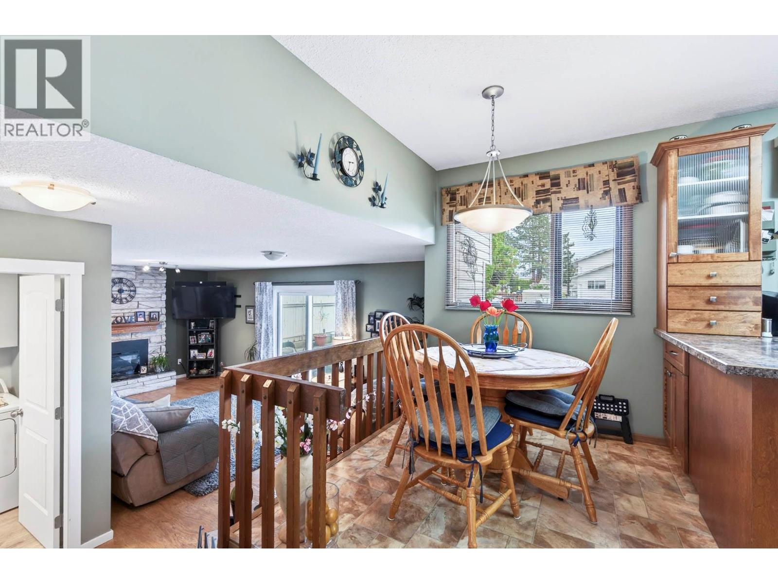 985 Nicolani Drive, Kamloops, British Columbia  V2B 8C6 - Photo 11 - 10385540