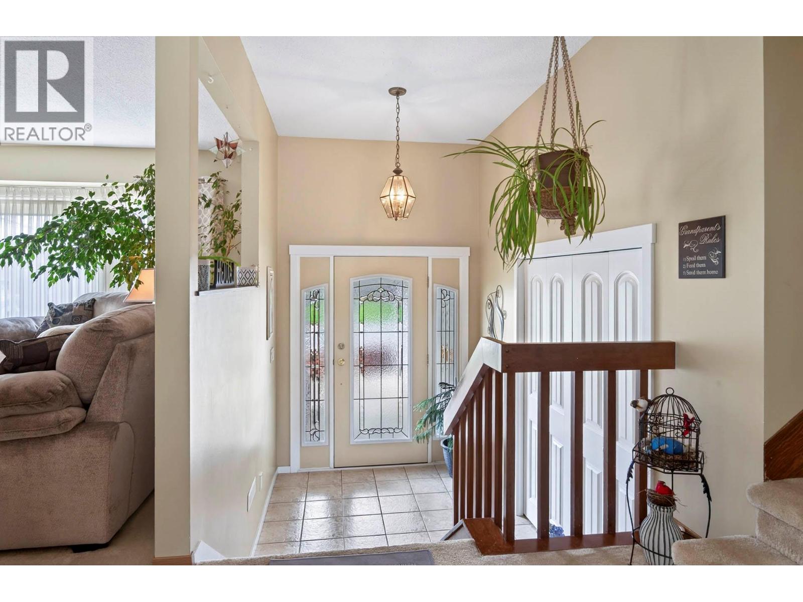 985 Nicolani Drive, Kamloops, British Columbia  V2B 8C6 - Photo 3 - 10385540
