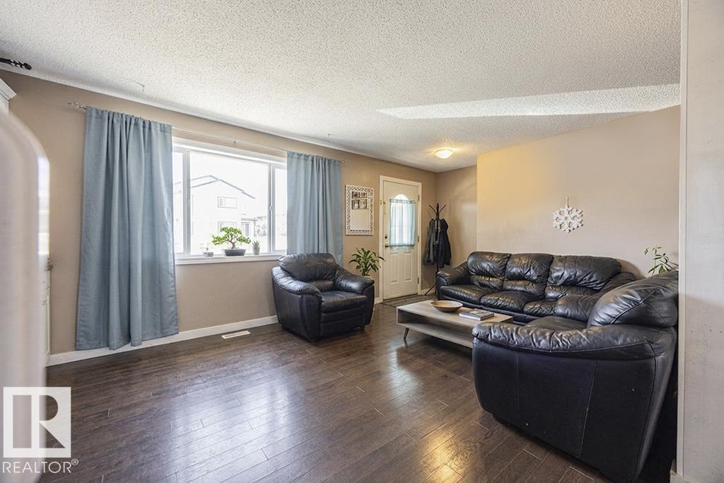 9827 152 St Nw, Edmonton, Alberta  T5P 1X2 - Photo 2 - E4485236