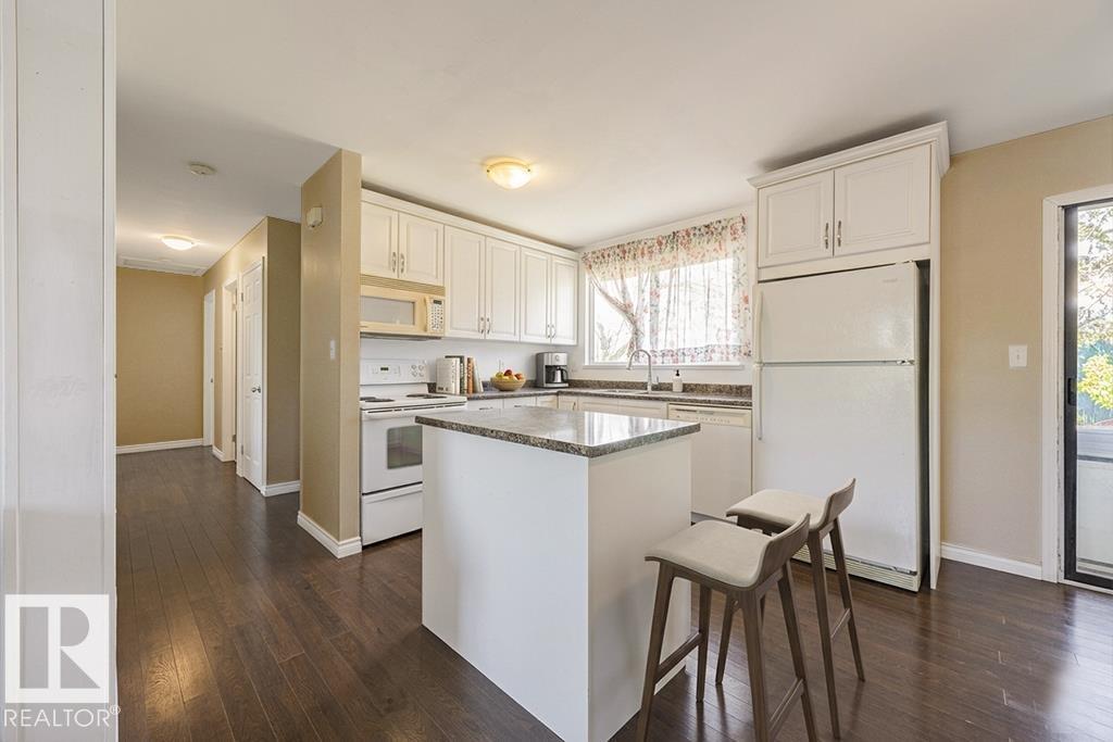 9827 152 St Nw, Edmonton, Alberta  T5P 1X2 - Photo 3 - E4485236