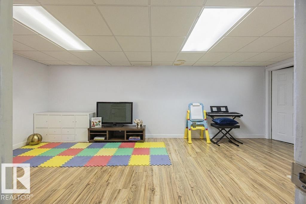 9827 152 St Nw, Edmonton, Alberta  T5P 1X2 - Photo 9 - E4485236