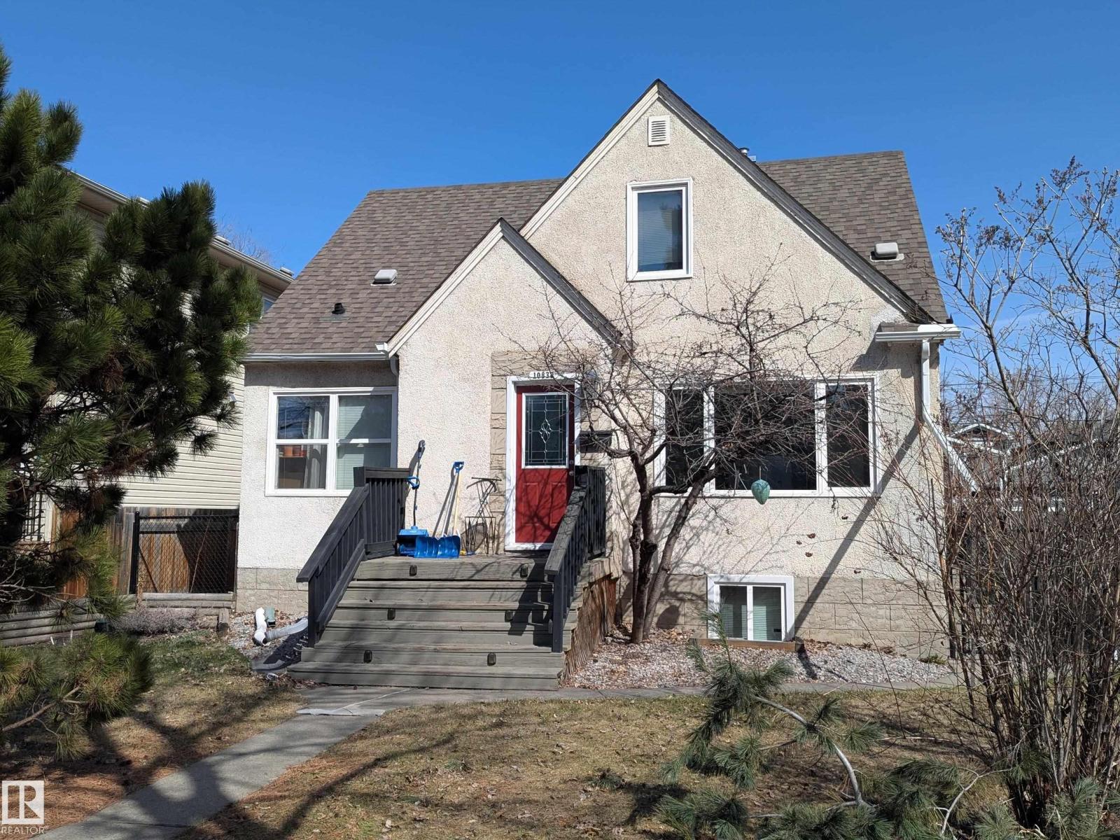 10838 64 AV NW, edmonton, Alberta