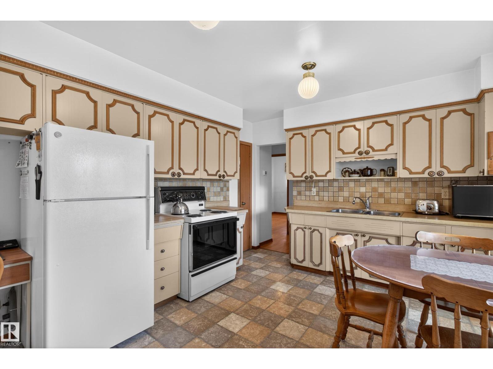 4607 104 Av Nw, Edmonton, Alberta  T6A 0X3 - Photo 13 - E4485238