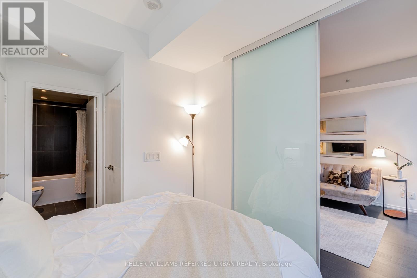 5217 - 70 Temperance Street S, Toronto, Ontario  M5H 0B1 - Photo 14 - C13070484