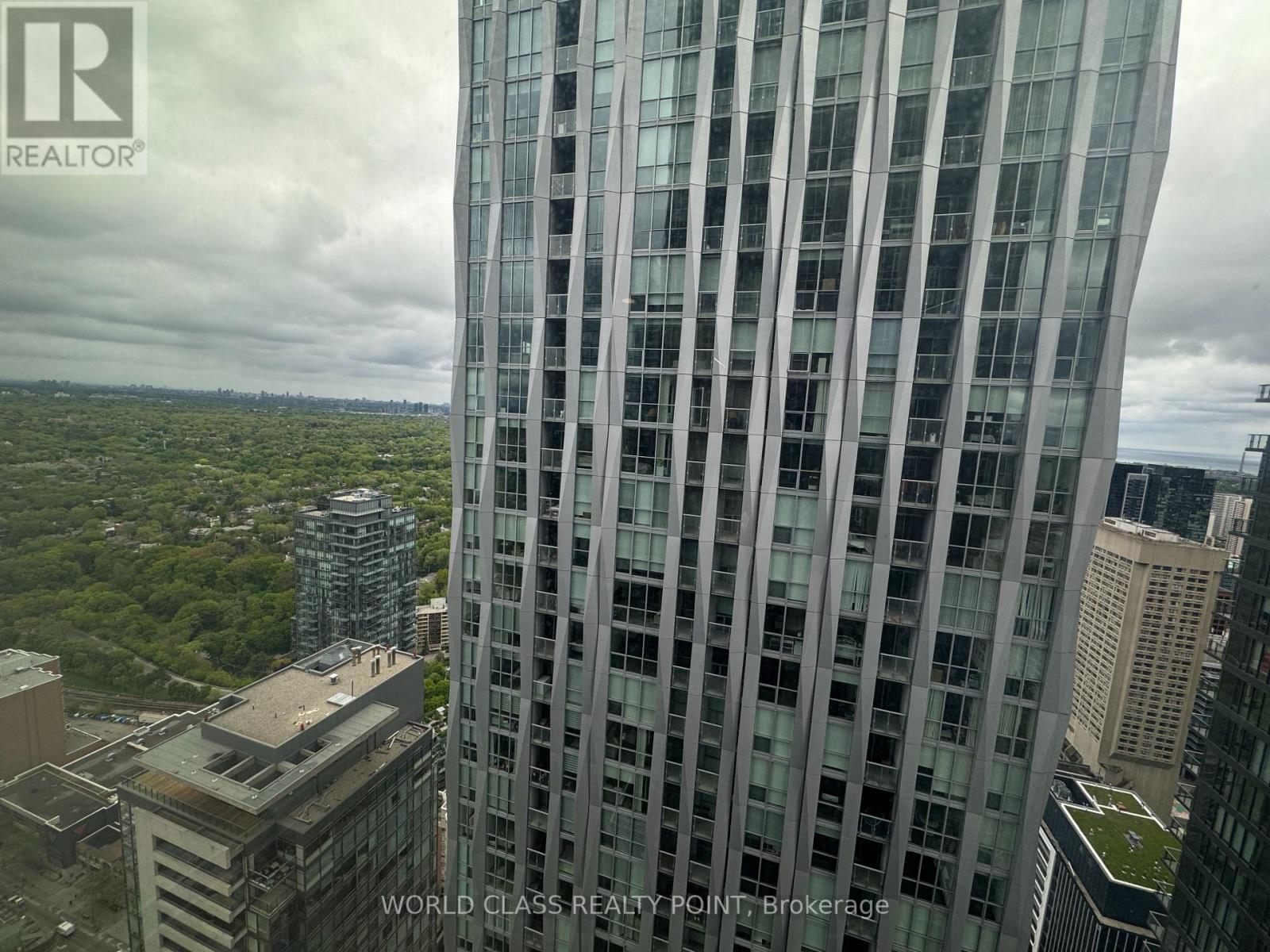 4705 - 11 Yorkville Avenue, Toronto, Ontario  M4W 0B7 - Photo 8 - C13070620