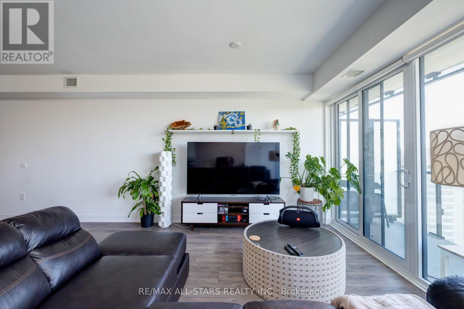 2302 - 575 Bloor Street E, Toronto, Ontario  M4X 1J8 - Photo 12 - C13070678