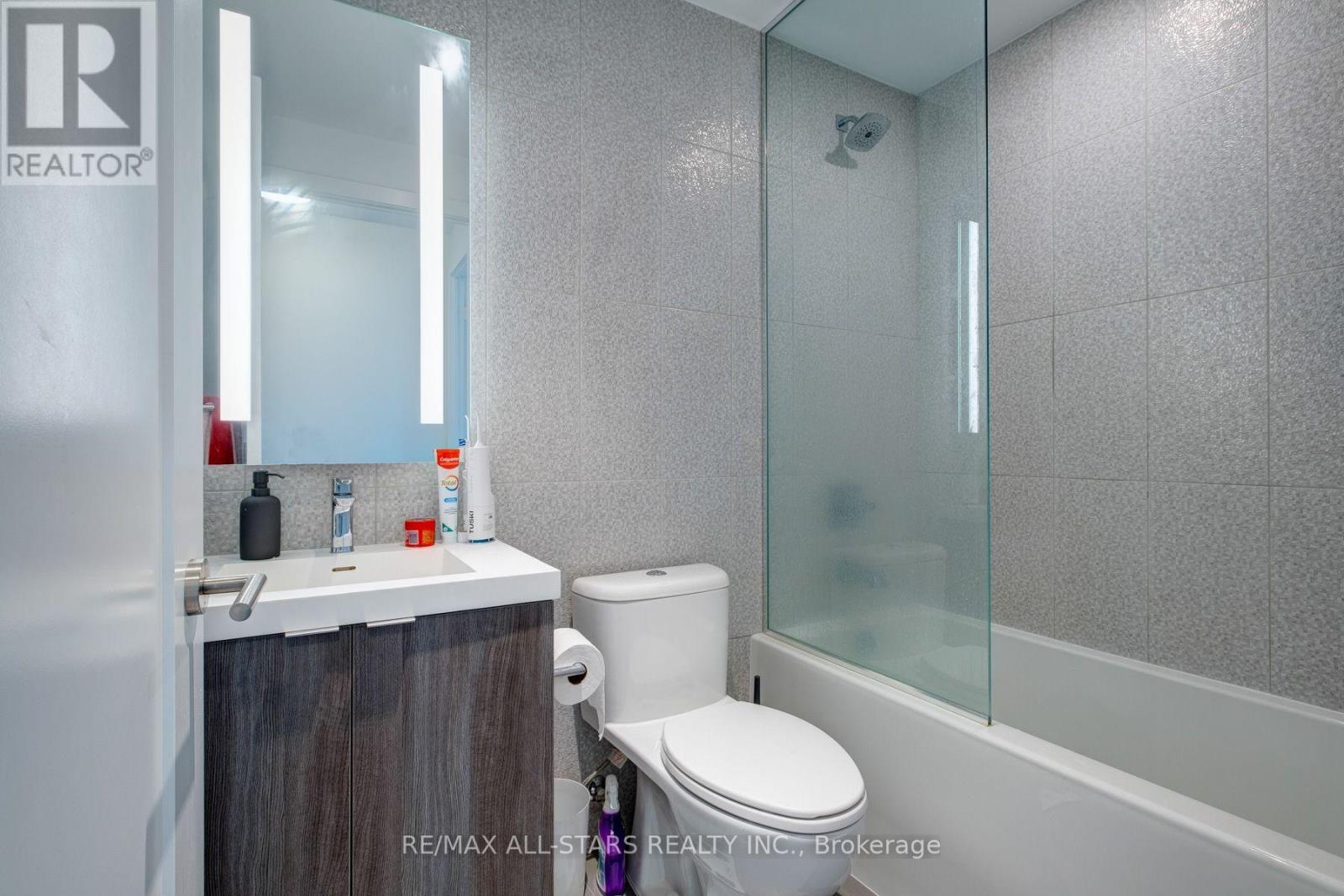 2302 - 575 Bloor Street E, Toronto, Ontario  M4X 1J8 - Photo 13 - C13070678