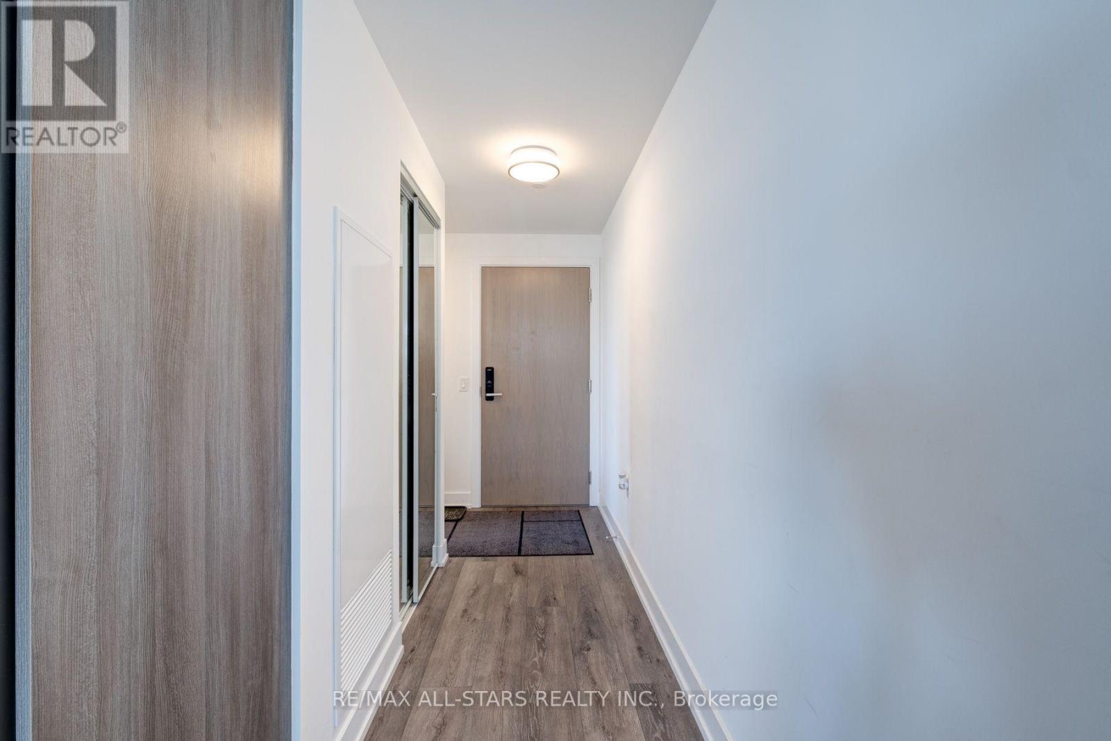 2302 - 575 Bloor Street E, Toronto, Ontario  M4X 1J8 - Photo 4 - C13070678