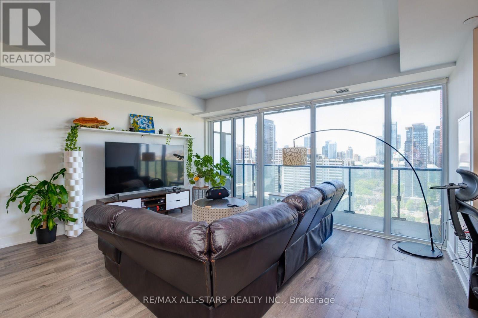 2302 - 575 Bloor Street E, Toronto, Ontario  M4X 1J8 - Photo 8 - C13070678