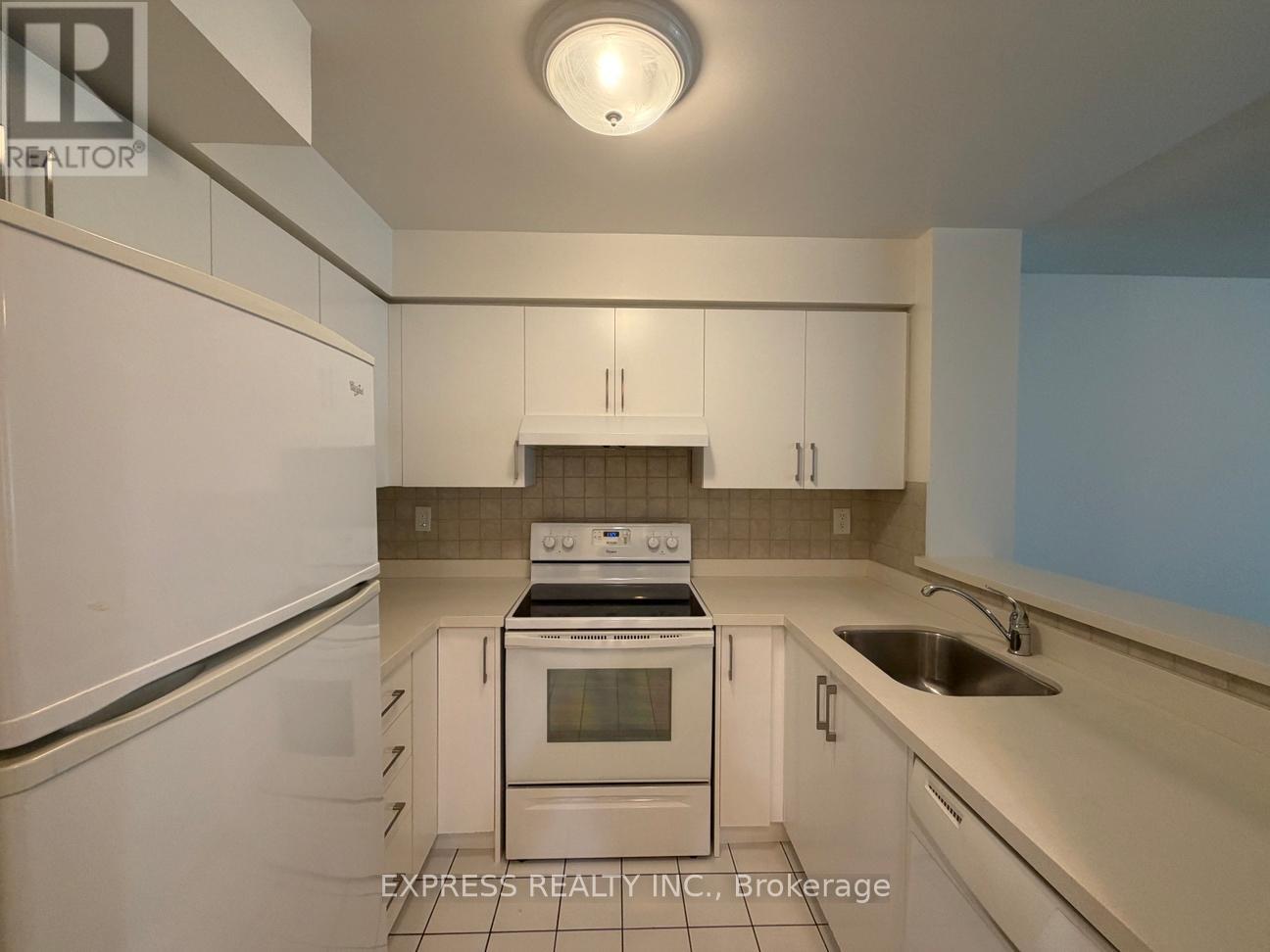 320 - 942 Yonge Street, Toronto, Ontario  M4W 3S8 - Photo 2 - C13070680