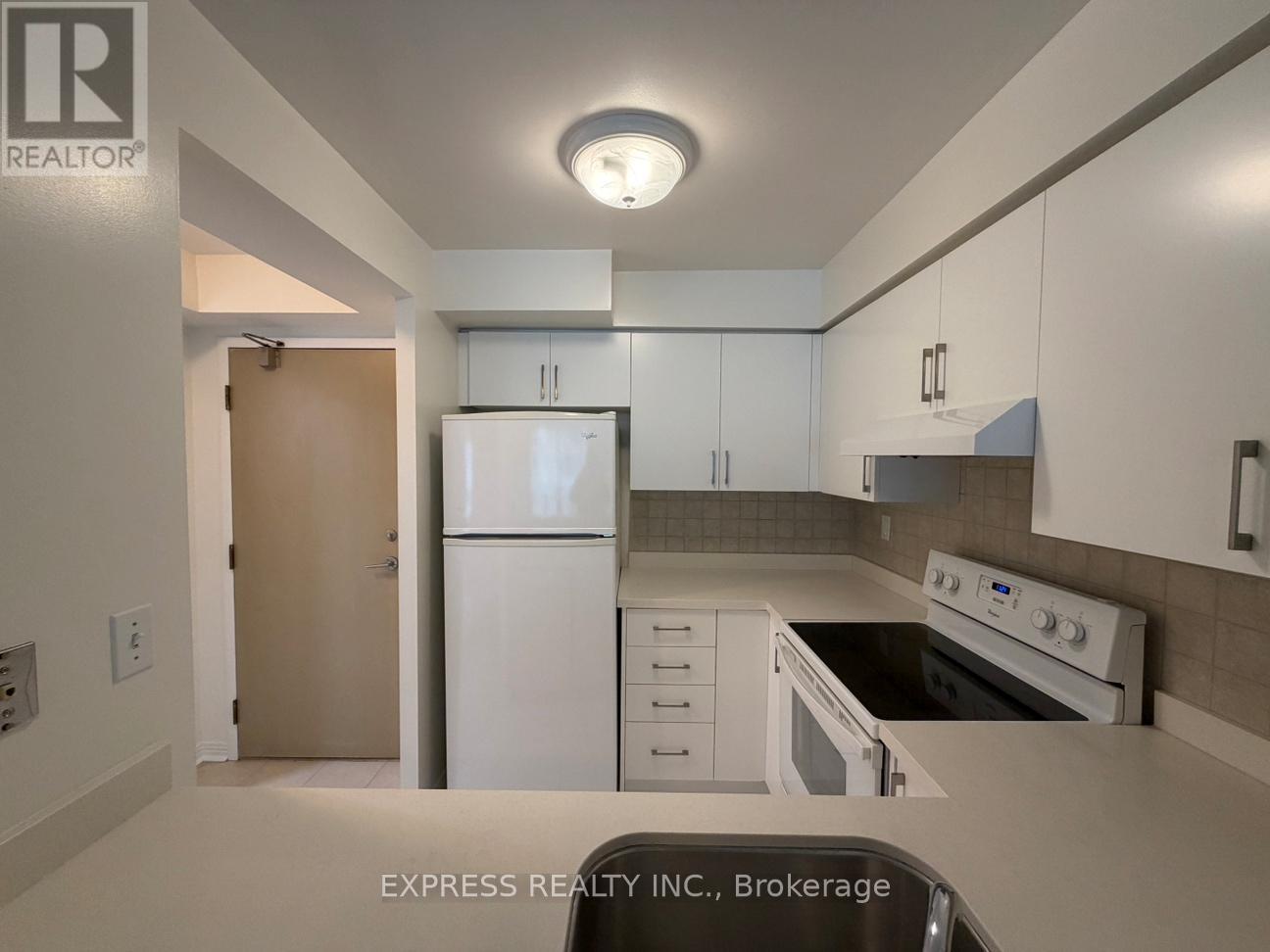 320 - 942 Yonge Street, Toronto, Ontario  M4W 3S8 - Photo 3 - C13070680