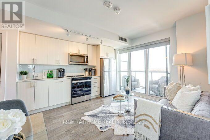 1807 - 2550 Simcoe Street N, Oshawa, Ontario  L1L 0R5 - Photo 5 - E13070352