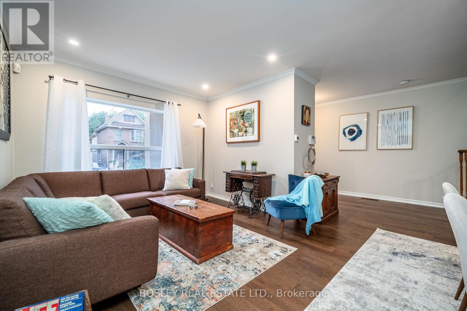 386 Lumsden Avenue, Toronto, Ontario  M4C 2L6 - Photo 4 - E13070544