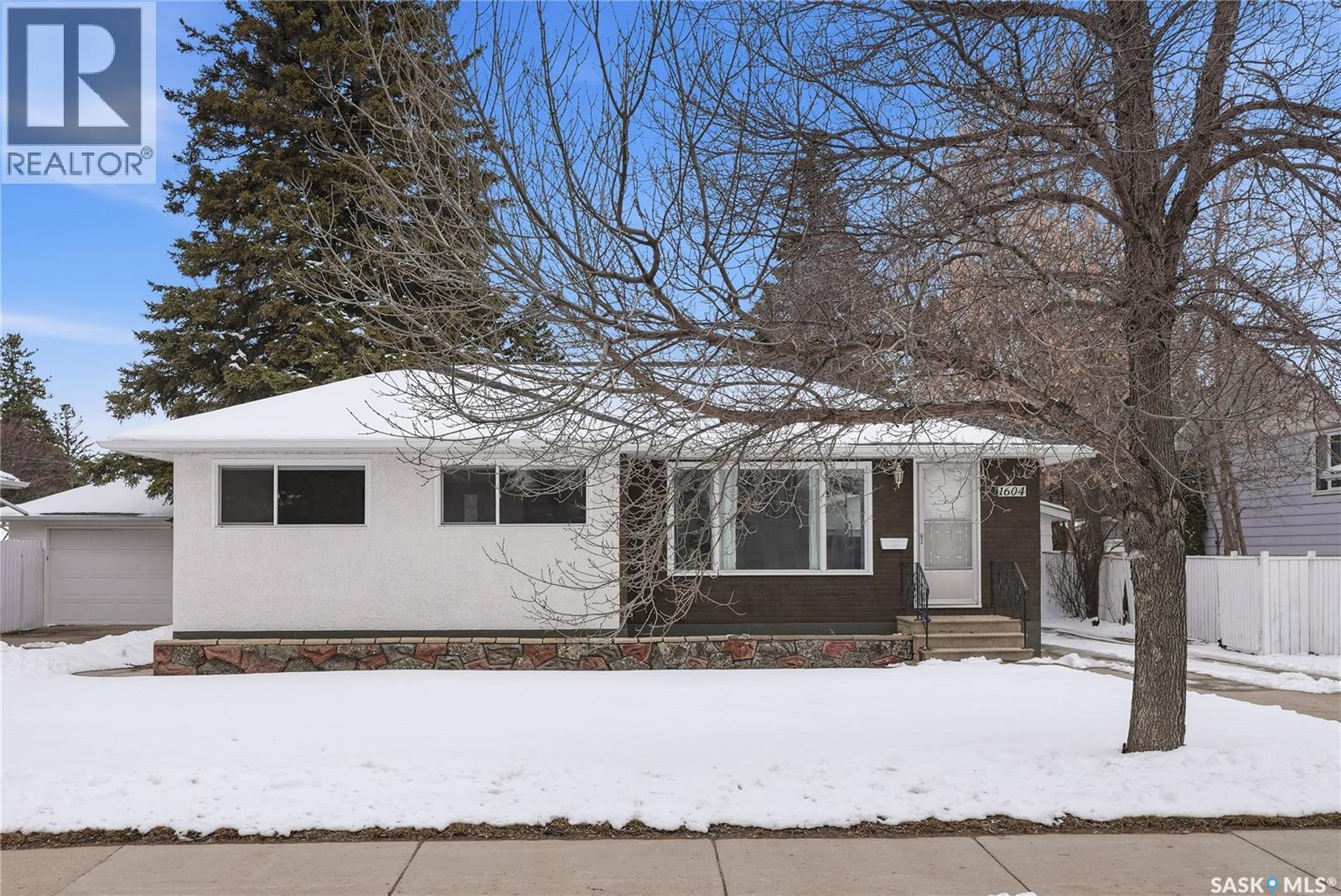 1604 Preston Avenue S, Saskatoon, Saskatchewan  S7H 2V8 - Photo 2 - SK034467