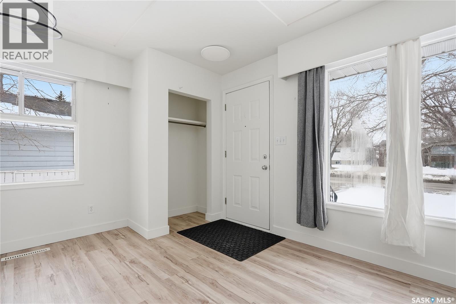 1604 Preston Avenue S, Saskatoon, Saskatchewan  S7H 2V8 - Photo 4 - SK034467