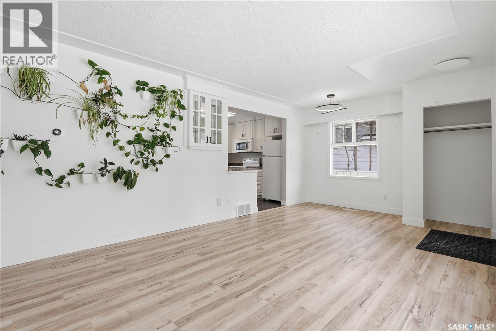 1604 Preston Avenue S, Saskatoon, Saskatchewan  S7H 2V8 - Photo 6 - SK034467
