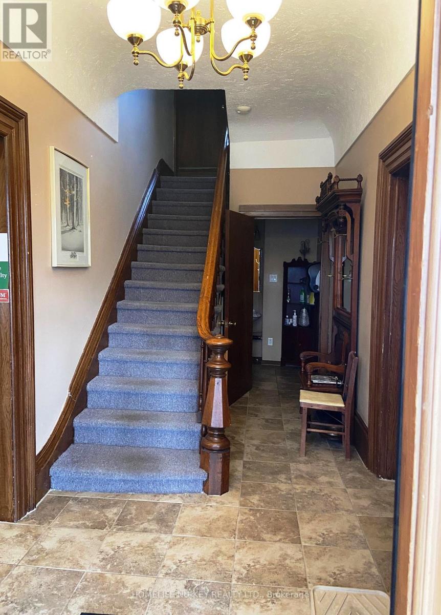 99 Bayfield Street, Barrie (City Centre), Ontario  L4M 3A9 - Photo 7 - S13070372