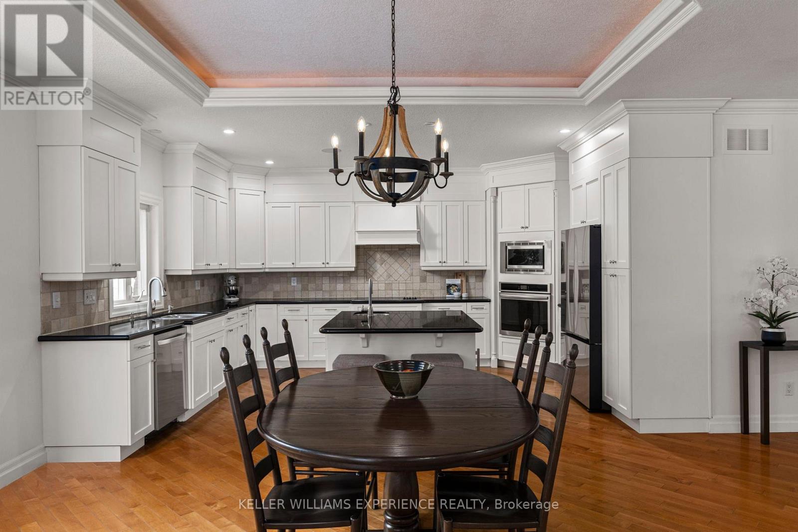 7 Highland Drive, Oro-Medonte (Horseshoe Valley), Ontario  L0L 2L0 - Photo 8 - S13070632