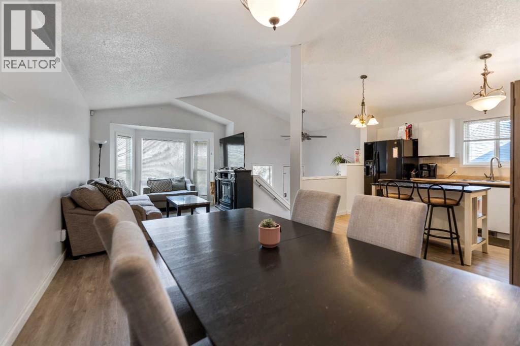 15 Erin Green Way Se, Calgary, Alberta  T2B 3C2 - Photo 10 - A2300306