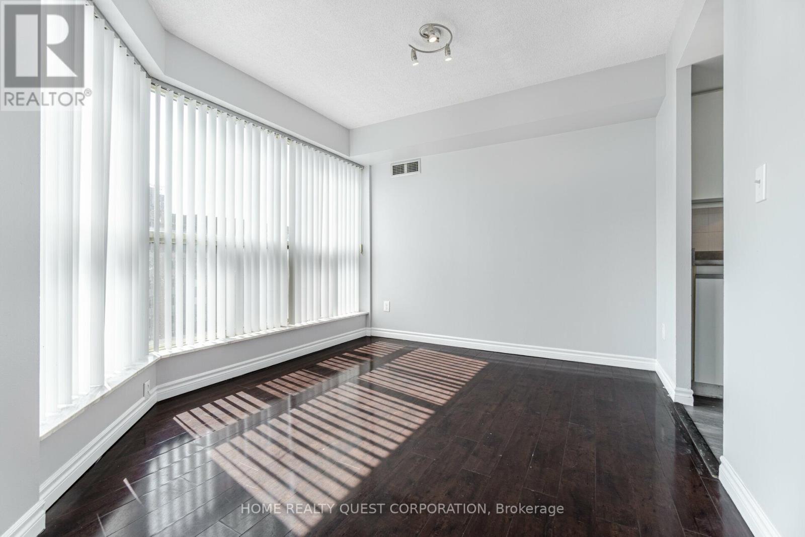 1410 - 325 Webb Drive, Mississauga, Ontario  L5B 3Z9 - Photo 12 - W13070350