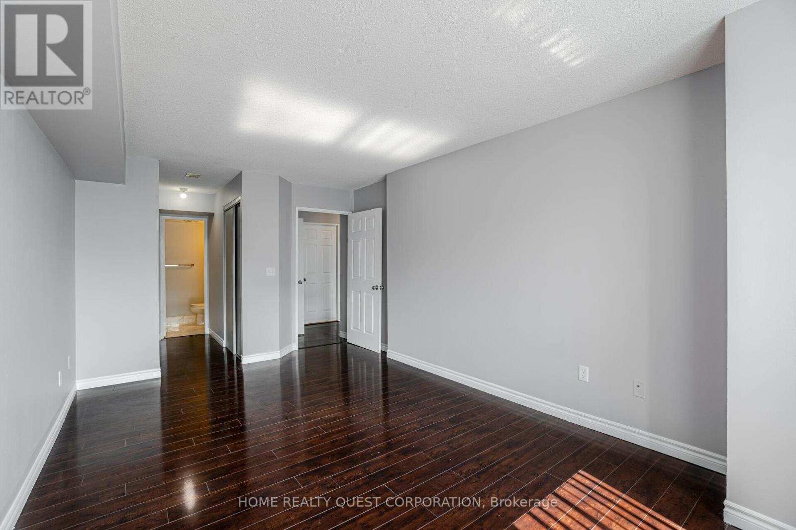 1410 - 325 Webb Drive, Mississauga, Ontario  L5B 3Z9 - Photo 17 - W13070350