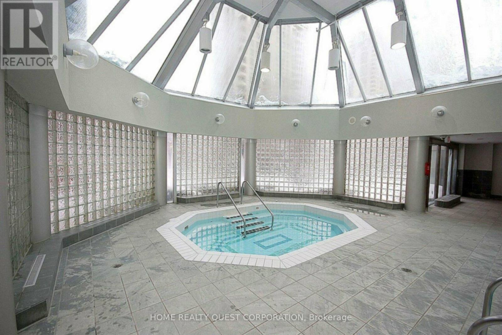 1410 - 325 Webb Drive, Mississauga, Ontario  L5B 3Z9 - Photo 30 - W13070350