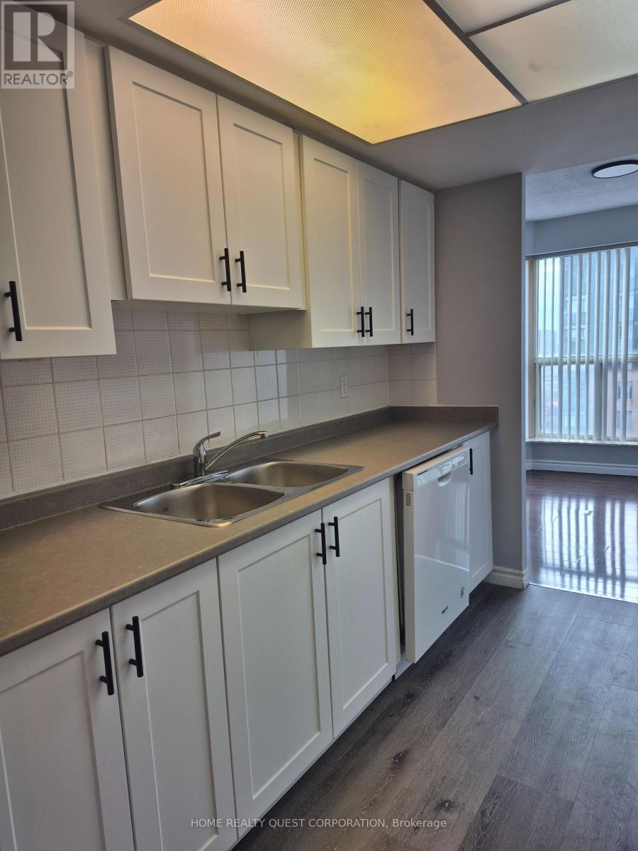 1410 - 325 Webb Drive, Mississauga, Ontario  L5B 3Z9 - Photo 5 - W13070350